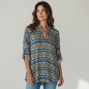 Lush ladies pullover top three-quarter length sleeves, very good condition Med